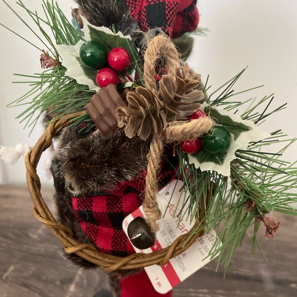 Collectible Santa - Picture 6 of 8
